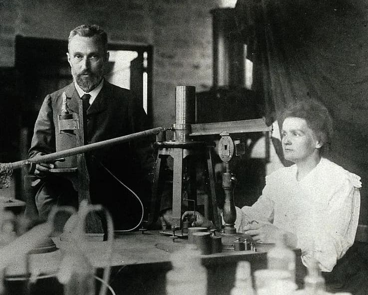 Co odkryła Maria Skłodowska-Curie z mężem i dlaczego to ważne?